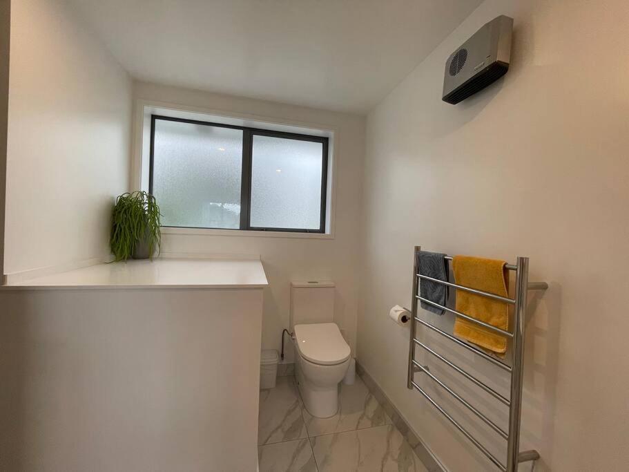 Parkside Retreat - 3 Beds -Sleeps 6 Near Westfield Villa Christchurch Kültér fotó