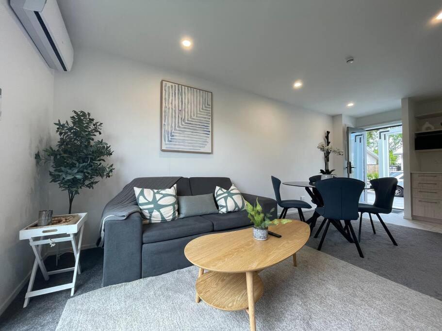 Parkside Retreat - 3 Beds -Sleeps 6 Near Westfield Villa Christchurch Kültér fotó