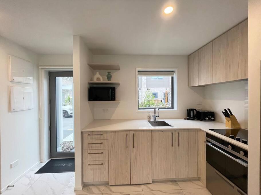 Parkside Retreat - 3 Beds -Sleeps 6 Near Westfield Villa Christchurch Kültér fotó