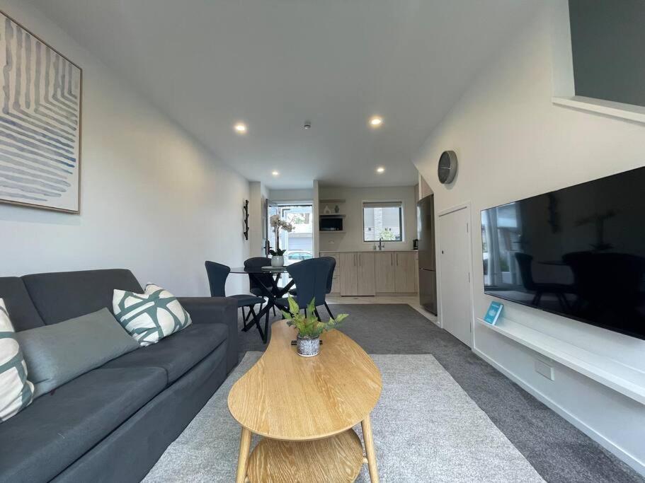 Parkside Retreat - 3 Beds -Sleeps 6 Near Westfield Villa Christchurch Kültér fotó